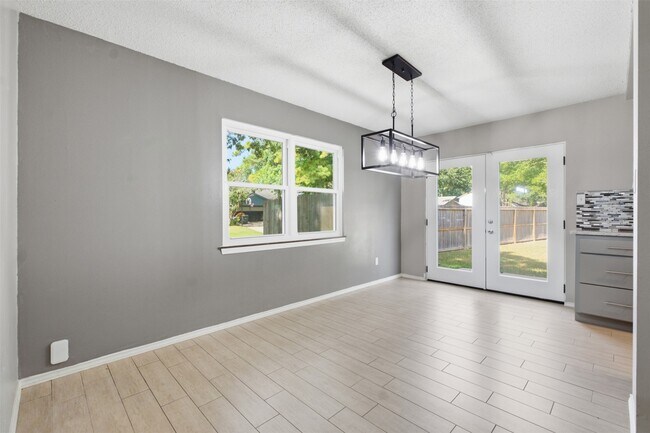Building Photo - 4118 Garden Springs Dr