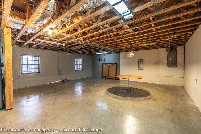 Building Photo - 418 Fiddlers Ghost Cir