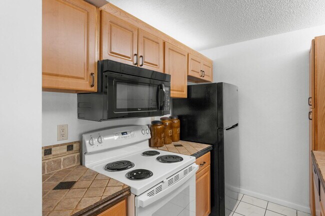 Building Photo - 2506 SE Anchorage Cove