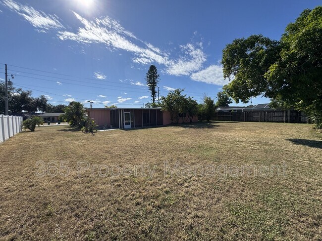 Building Photo - 2379 Conway Blvd