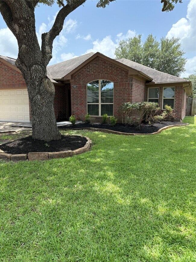 Building Photo - 1402 Township Ct
