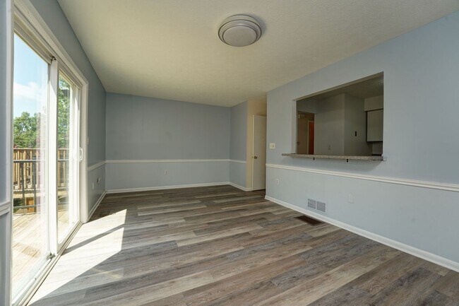 Building Photo - 203 Walker Dr