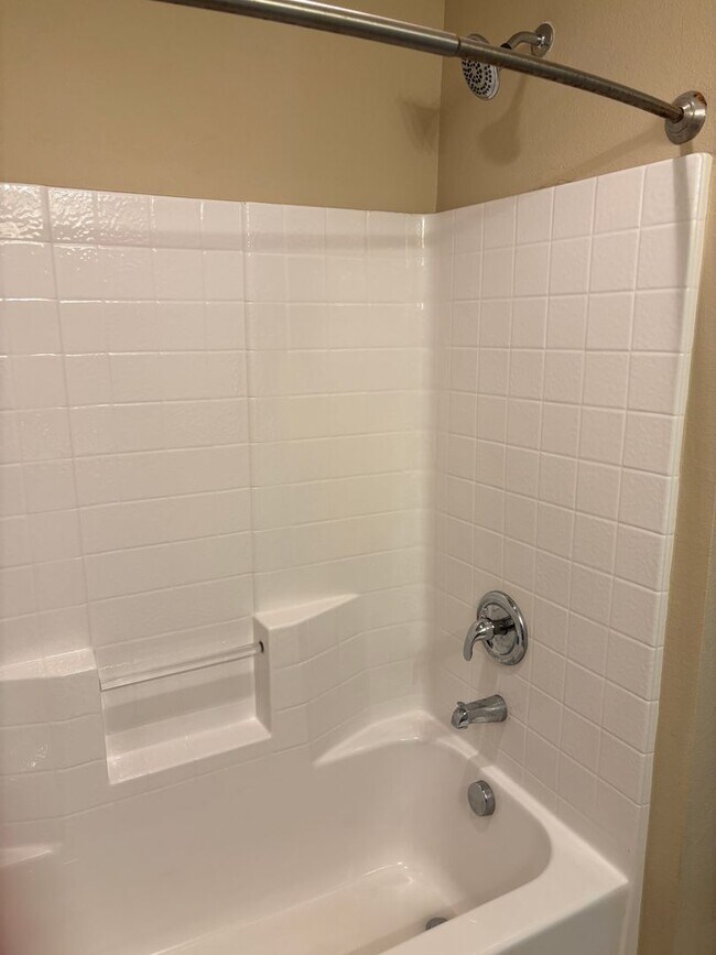 Building Photo - 3/2/2 in Preston Club off Highway 82!