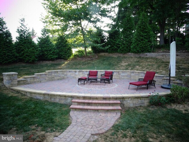 Building Photo - 6453 Swimmer Row Way