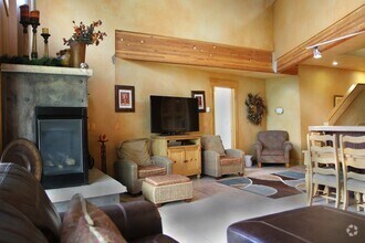 Building Photo - WINTER RENTAL-204 Durango Ct.-Remodeled 3 ...