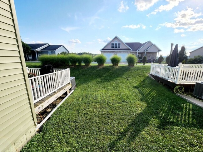 Building Photo - 3 bed/2.5 bath Townhouse in Westover - Ava...