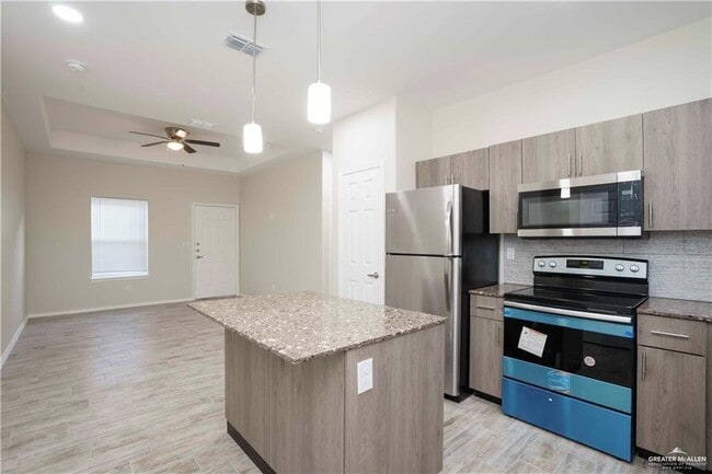 Building Photo - 22 Hiawatha Dr