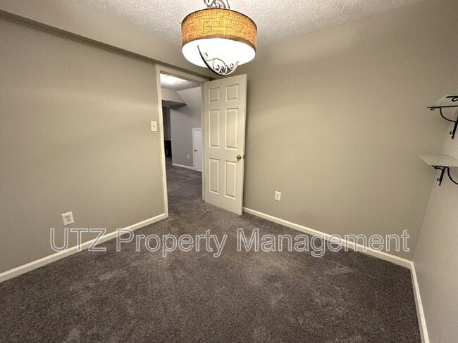 Building Photo - 9817 Bayline Cir