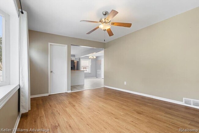 Building Photo - 1023 Amelia St