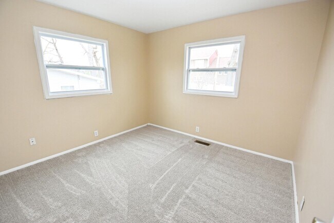 Building Photo - Remodeled 4 bedroom 2 bath home near Near Notre Dame