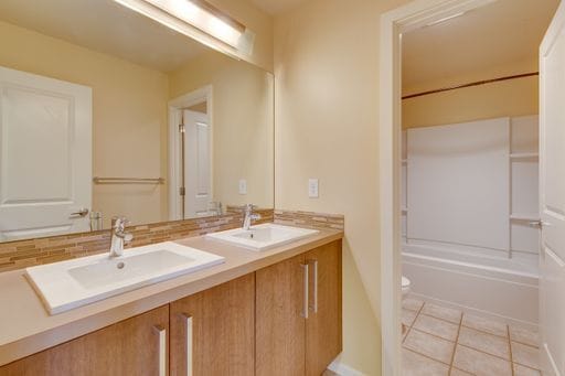 Building Photo - Gorgeous South Everett MainVue Home Available!