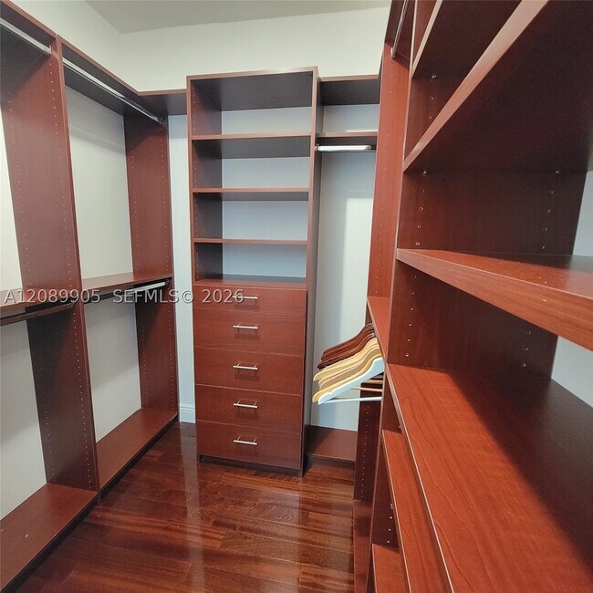 Building Photo - 2775 NE 187th St