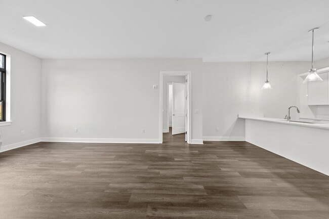 Building Photo - 121 34th St