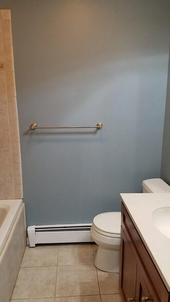 Bathroom - 20 Rosemary Ln