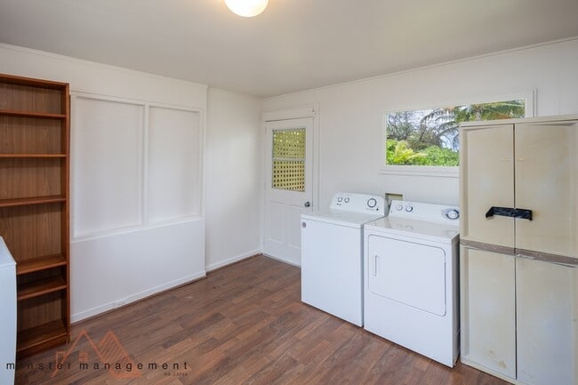 Building Photo - 218 Paiko Dr