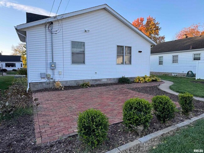 Building Photo - 1020 Brown St