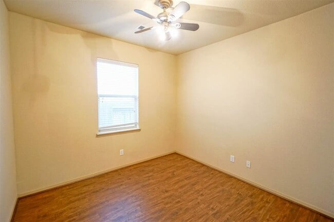 Building Photo - 6139 Grassy Haven Ln