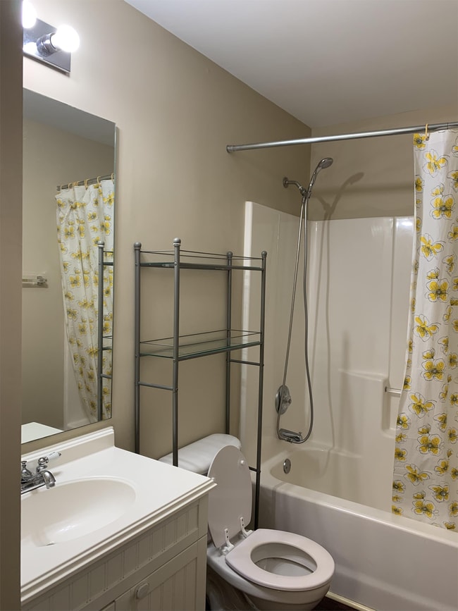 Building Photo - 4610 Blue Iris Way