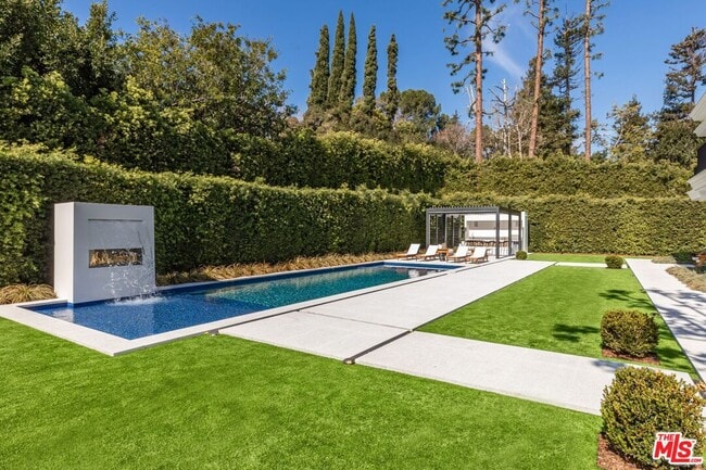 Building Photo - 927 Whittier Dr