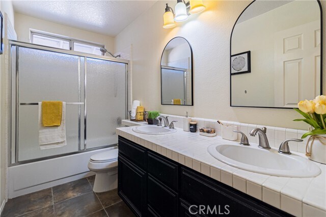 Building Photo - 1430 Tanglewood Dr