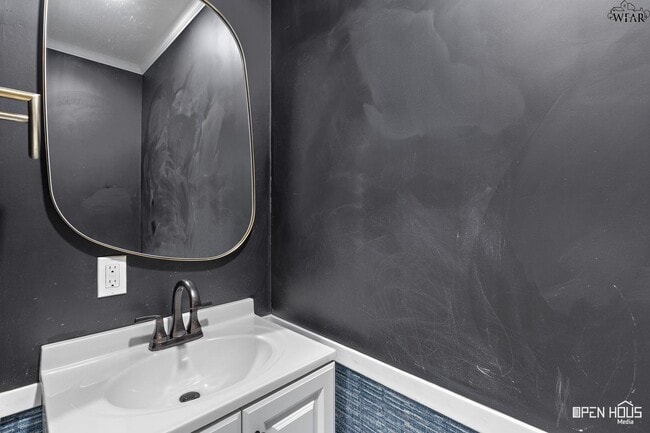 Building Photo - 1644 Ardath Ave