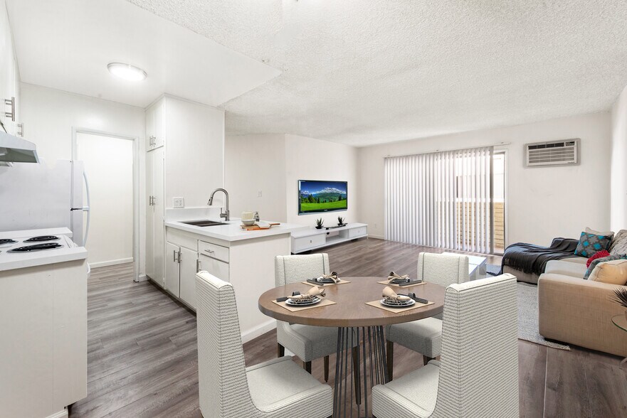 St. Andrews Place Apartments 301 S St. Andrews Pl Los Angeles CA