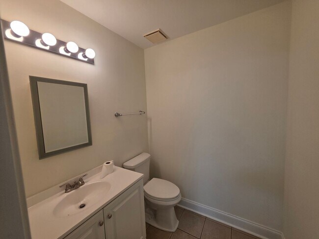 Building Photo - 1016 Todd Preis Dr