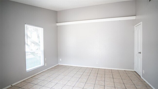 Building Photo - 3003 Parker Ln
