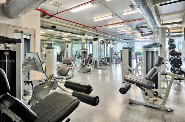 Building Photo - 3029 NE 188th St