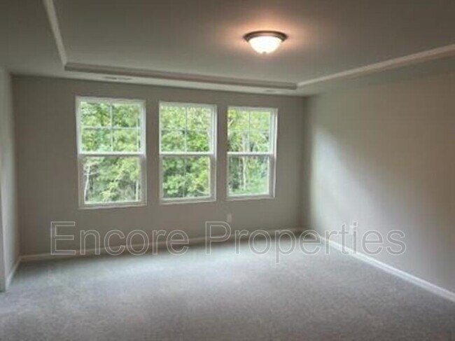 Building Photo - 143 Red Robin Rd