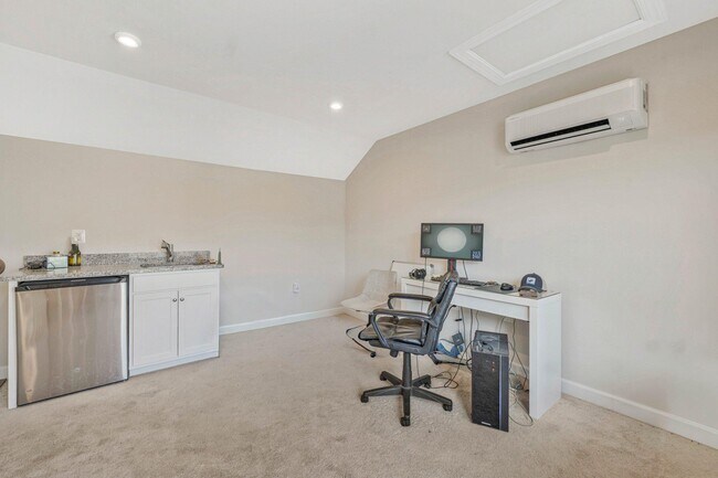 Building Photo - 2820 Dart Dr