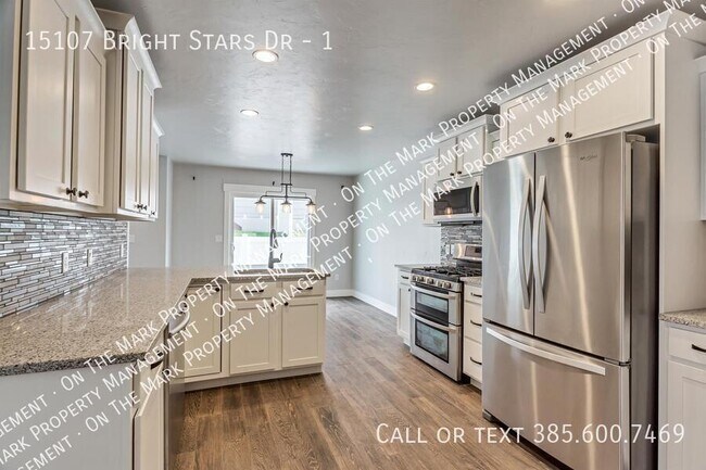 Building Photo - 15107 Bright Stars Dr