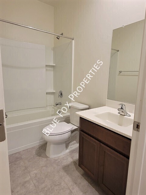 Building Photo - 5525 W Lazy Farm Dr