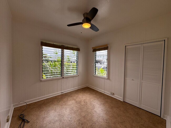 Building Photo - Charming 2/1/2 House on Hinano St. in the Kaimuki/Diamond Head area