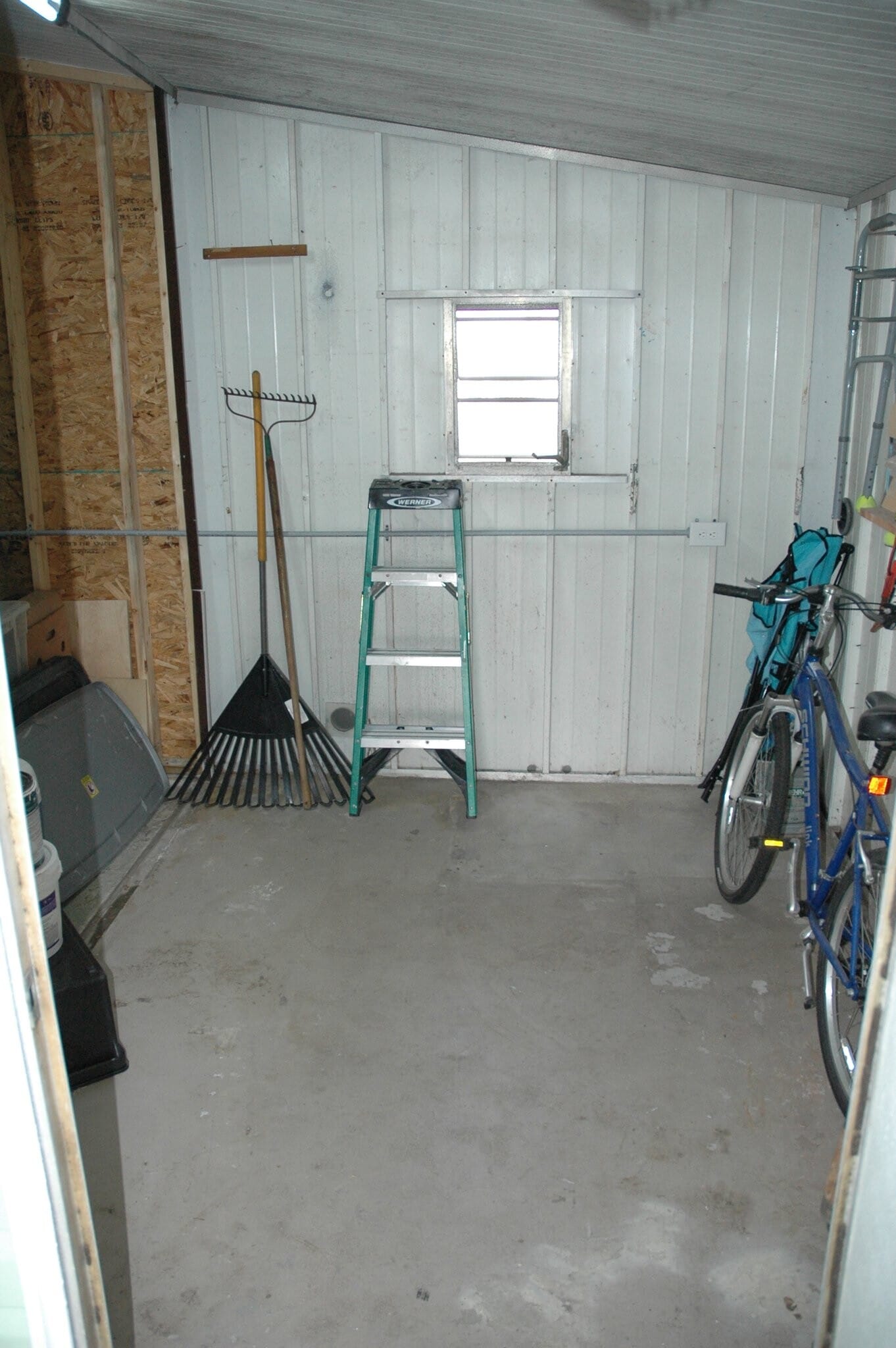 Building Photo - 23 Kinsmen Dr
