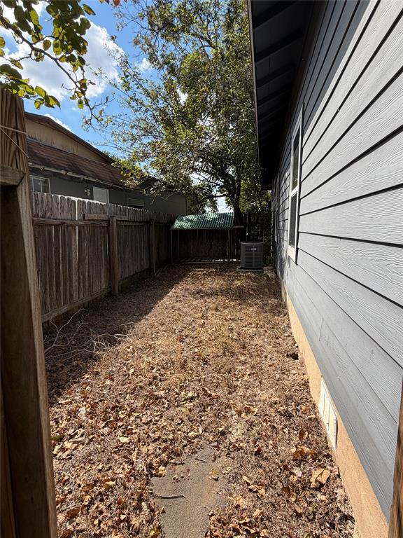 Building Photo - 6311 Felix Ave