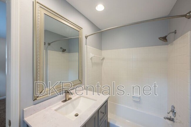 Building Photo - 225 Pebble Trail