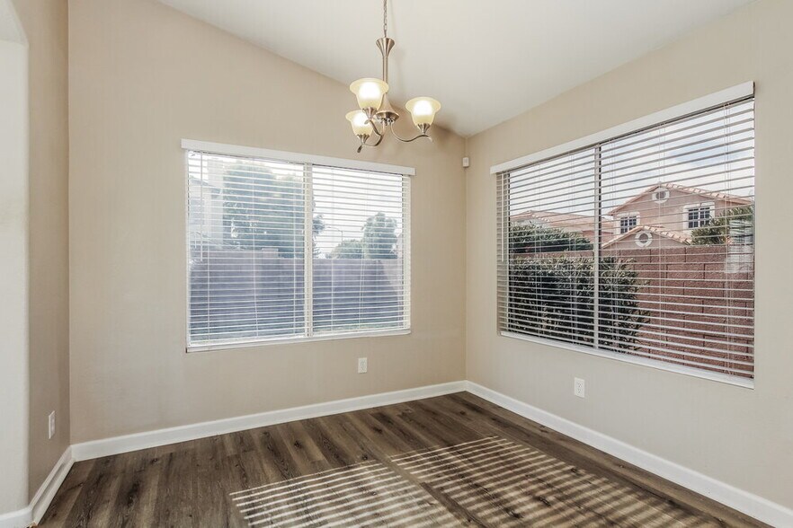 Building Photo - 5035 W Kristal Way