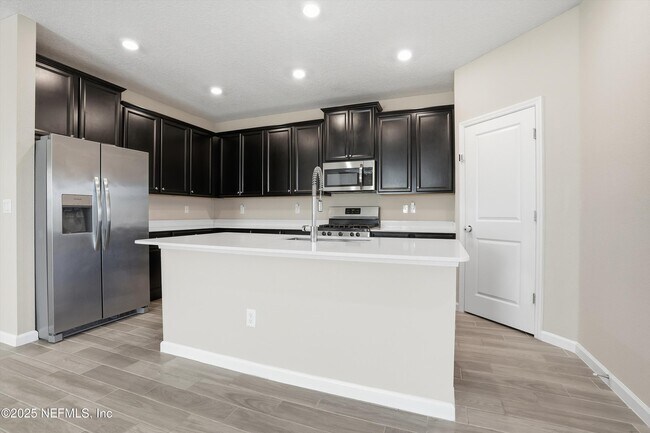 Building Photo - 1762 Amberly Dr