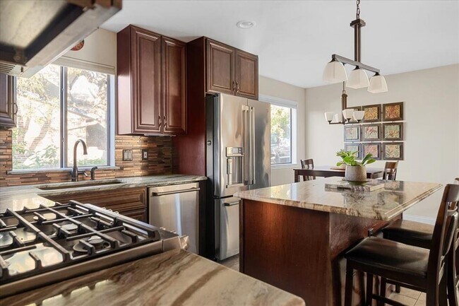 Building Photo - 737 Summerwood Dr