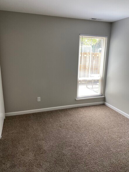 Second Bedroom - 1085 Merrimar Cir N