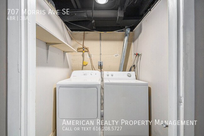 Building Photo - 707 Morris Ave SE