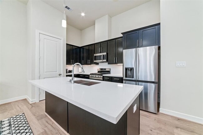 Building Photo - 148 Knightsbridge Park Ln