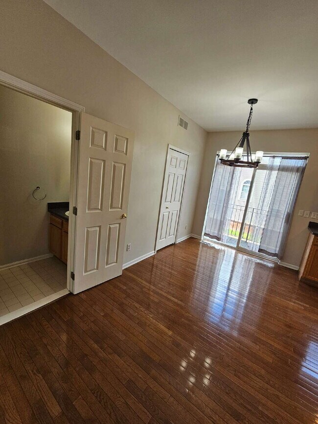 Building Photo - 3-Level Condo in Prime Sterling Heights Location. 2 Bed, 2 Full Bath, 2 Half Baths | 2-Car Garage...