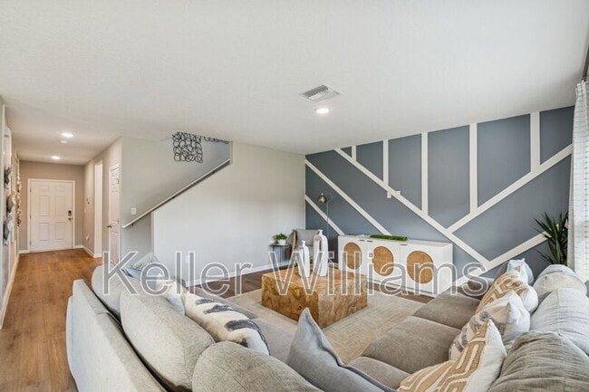 Building Photo - 601 Ambleside Dr