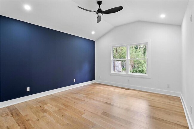 Building Photo - 1194 Clearview Dr NE