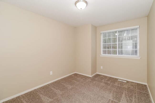 Building Photo - 8611 8th St SE