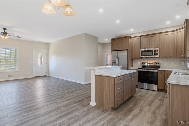 Building Photo - 25 Zahler Tract