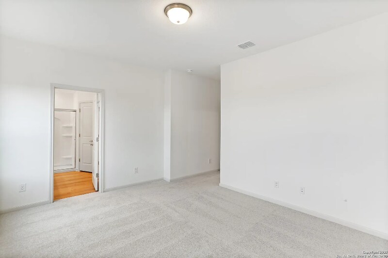 Building Photo - 401 W Commerce St