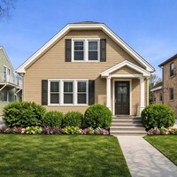 Building Photo - Fully Furnished 1BR + Office | Travel Nurse Ready | 30+ Day Stays Near Milwaukee